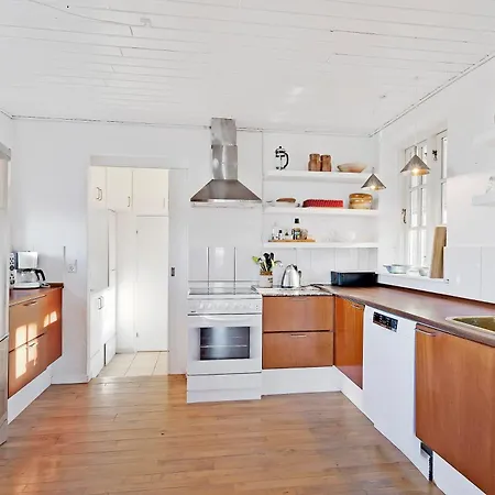 Awesome In Ebeltoft With 2 Bedrooms And Internet בית נופש Knebel